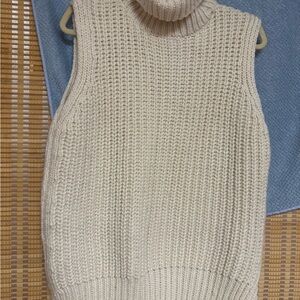 H&M Cream Knit Sleeveless Turtleneck Sweater